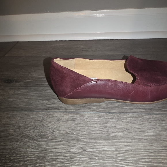 NWT- Dansko Elegant Burgundy Loafers for Women - Picture 7 of 9